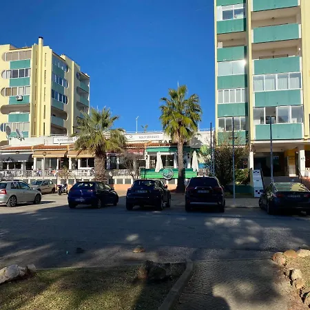 Apartment House Amendoeiras , Moura *